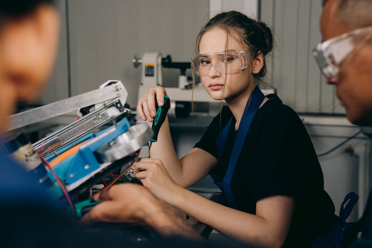 ENGINEERING AND HR SALARIES