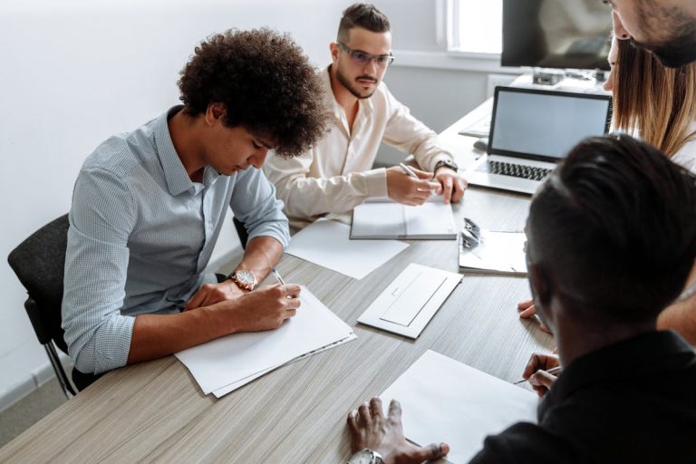 Contractor vs full-time hiring