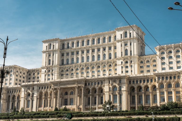 Salaries in Romania
